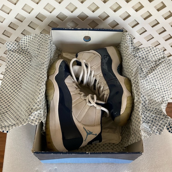 Air Jordan 11 Retro Sneakers - Picture 8 of 16